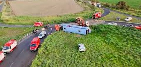 Acidente de ônibus deixa ao menos 10 mortos em Minas Gerais