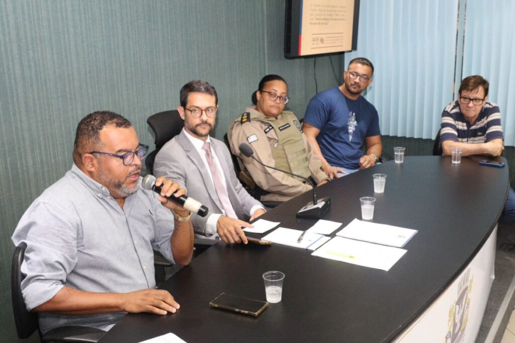 Câmara de Salvador analisa implementação de Wi-Fi gratuito em feiras e mercados municipais; audiência pública reforça discussão