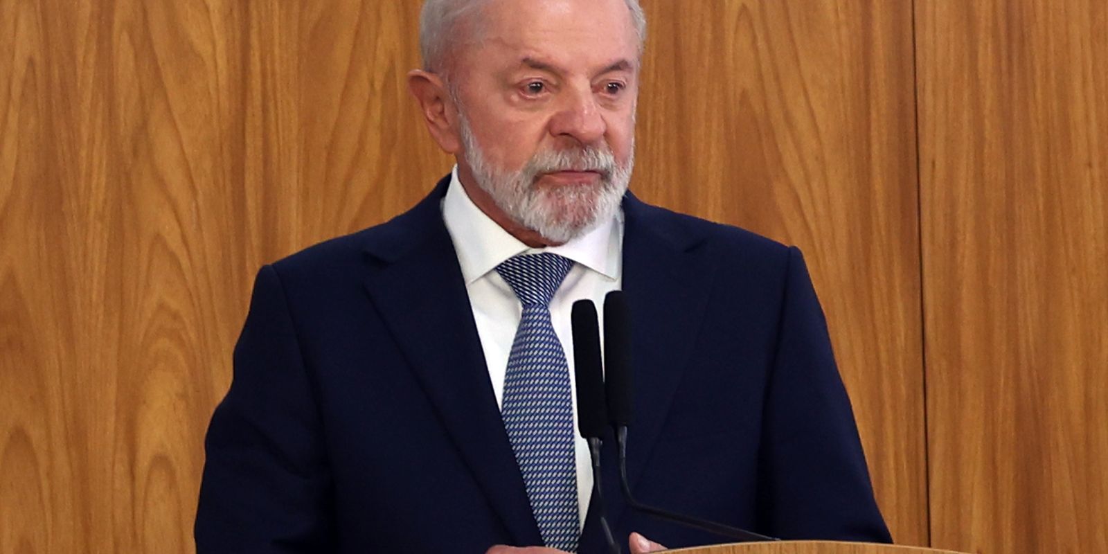 Lula comenta prisão de Jair Bolsonaro: "Lição de democracia”