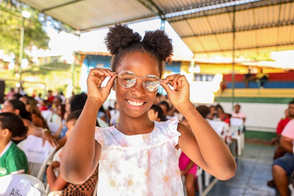 Mais de duzentos alunos recebem óculos de grau gratuito – Imprensa Bahia