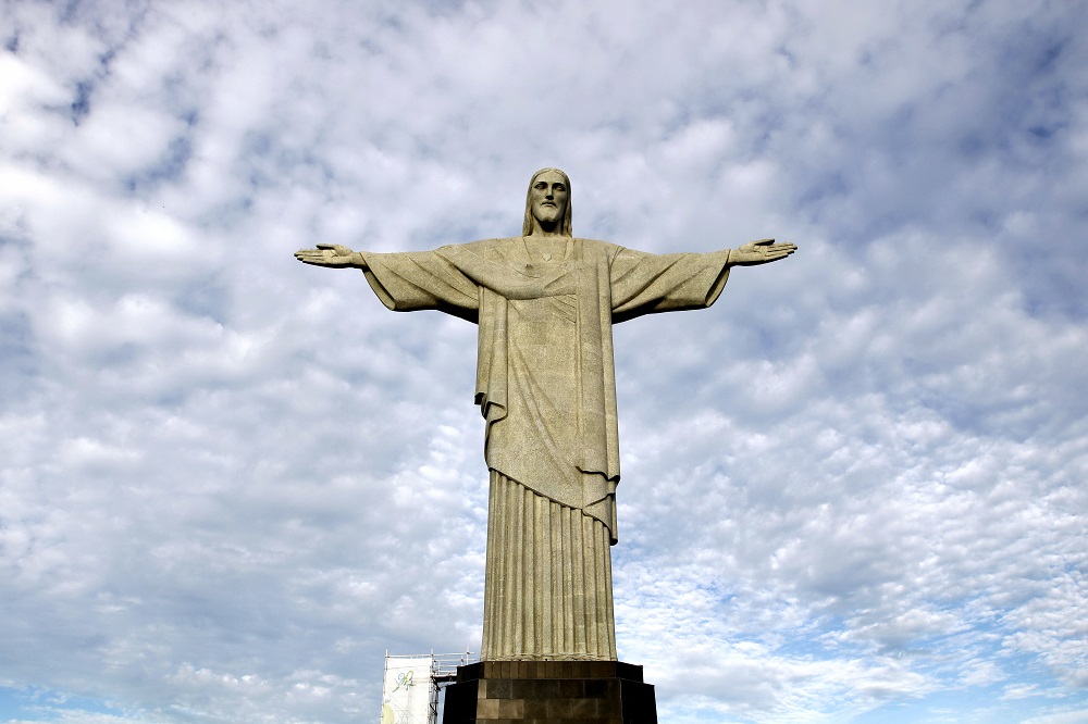 Pastor é preso no Rio sob suspeita de abusar sexualmente de enteadas gêmeas por uma década
