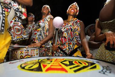 Festas de pré-réveillon do Ilê Aiyê, Cortejo Afro e Grupo Bambeia marcam o fim de ano no Pelourinho; confira programação | SECOM