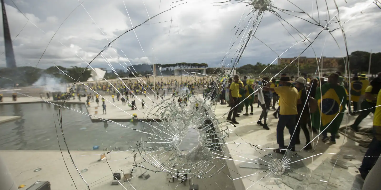 Cronologia da tentativa de golpe: atentados, bloqueios e acampamentos