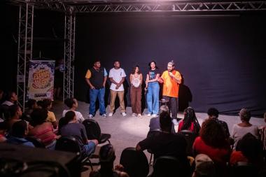 Projeto Comédia Baiana em Movimento mobiliza a Cidade Baixa com apresentações no Centro Cultural Alagados | SECOM