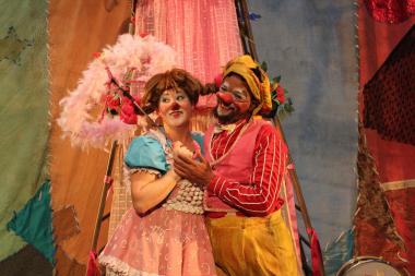 Teatro infantil gratuito garante diversão para toda a família no Verão das Artes da Funceb | SECOM
