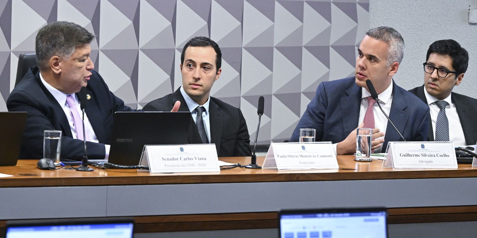 Empresário se mantém em silêncio em depoimento à CPMI do INSS