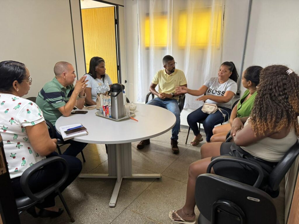 Prefeito Eriton Ramos se reúne com feirantes da Central afetados pelas chuvas e garante apoio – Imprensa Bahia