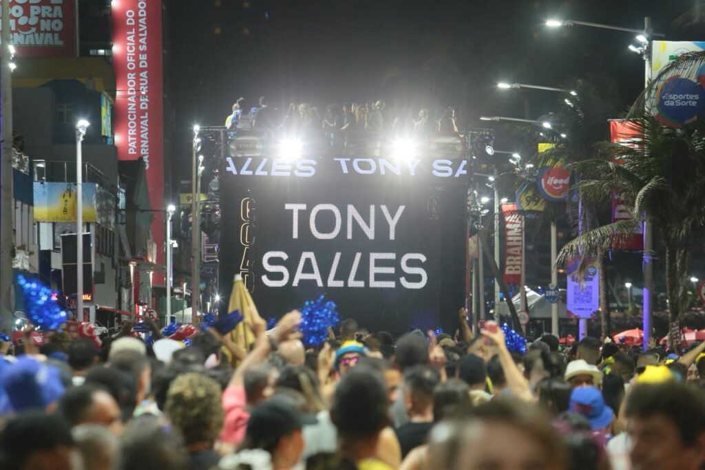 Trio Tony Sales