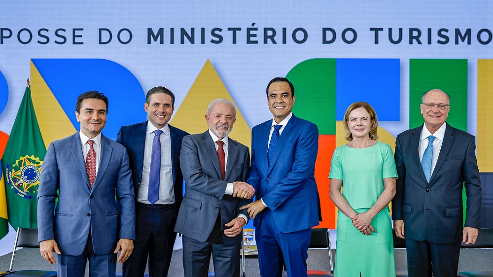 Guerra entre EUA e Irã começa a afetar turismo internacional no Brasil