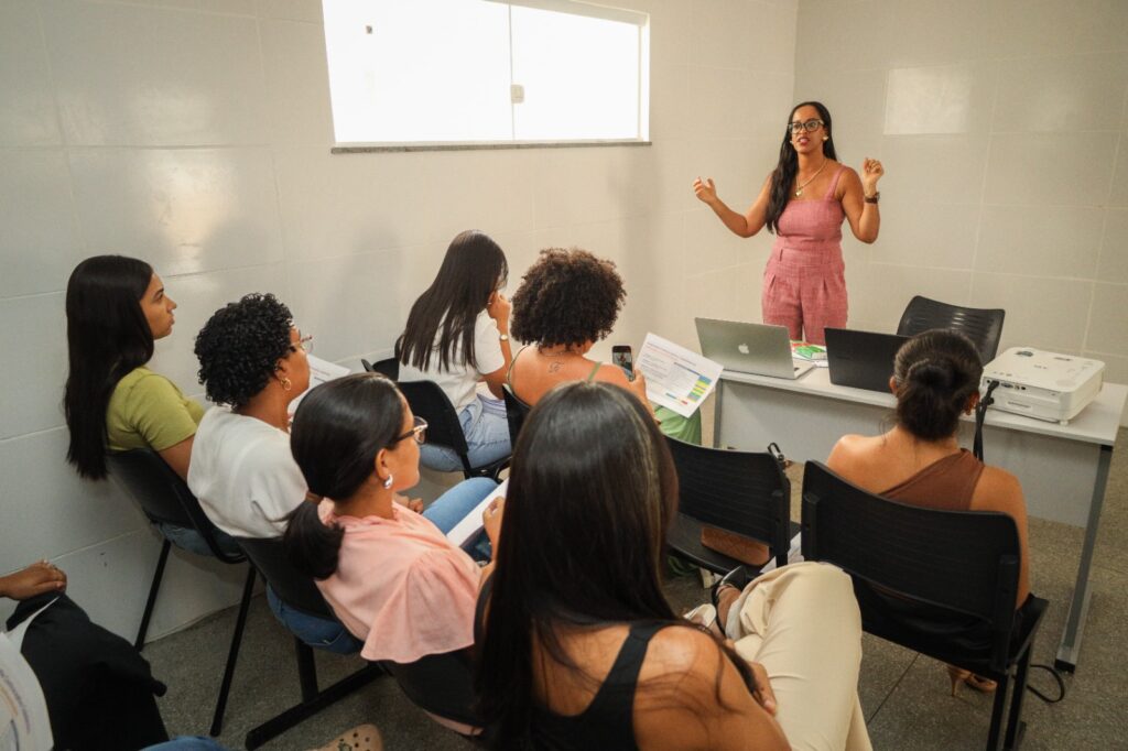 SESAU inicia capacitação de enfermeiras para ofertar novo método contraceptivo no município – Imprensa Bahia