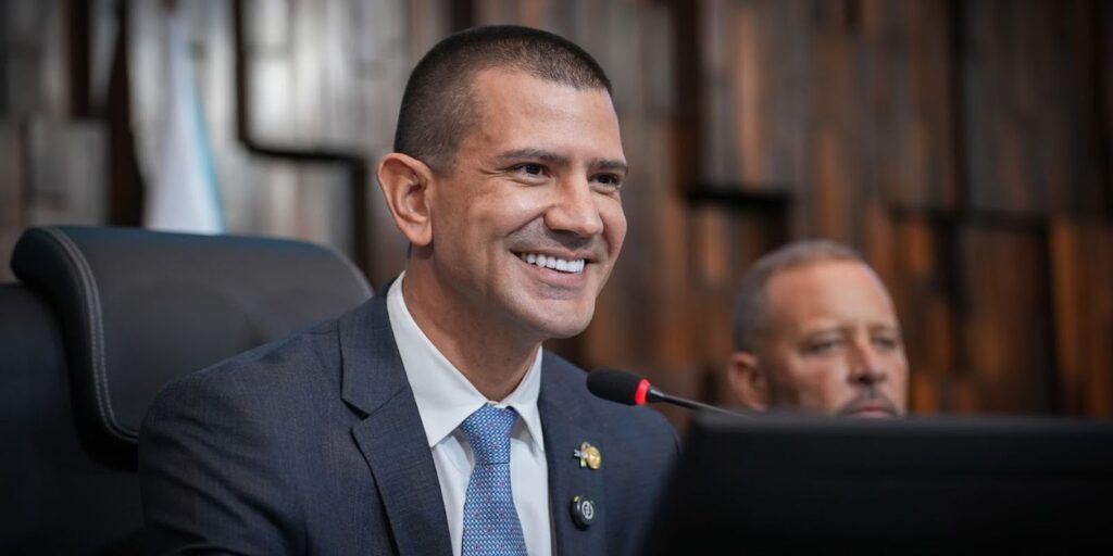 Douglas Ruas é eleito presidente da Assembleia Legislativa do Rio