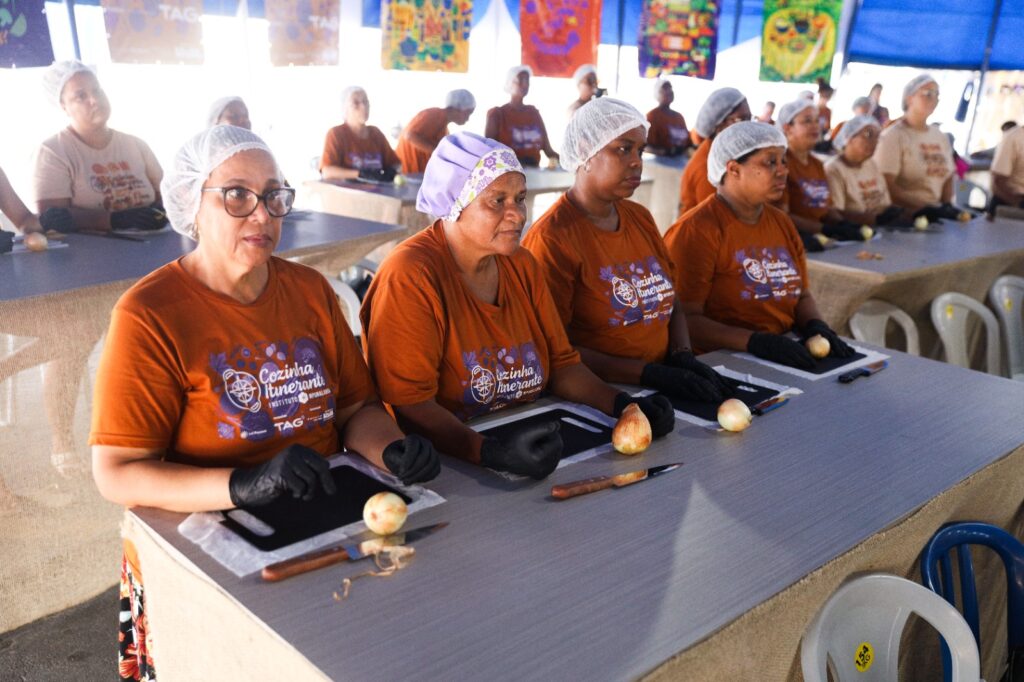 Projeto Cozinha Itinerante capacita mais de 150 mulheres em curso gratuito de culinária – Imprensa Bahia
