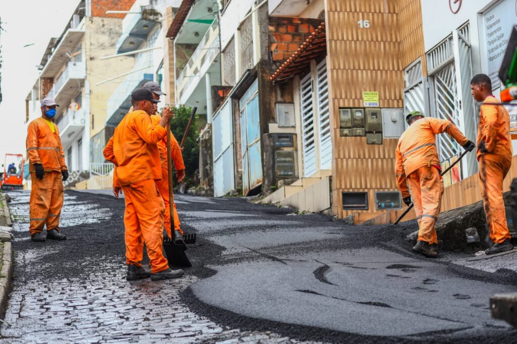 Programa Asfalta Candeias chega ao bairro do Santo Antônio – Imprensa Bahia