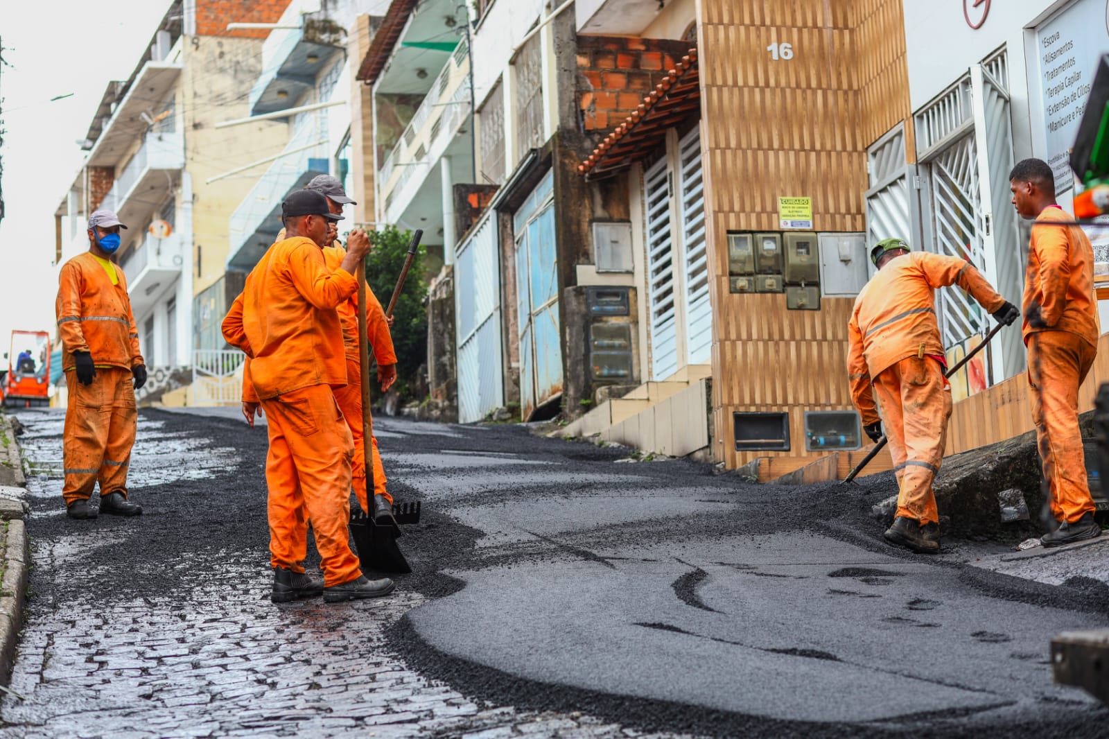 Programa Asfalta Candeias chega ao bairro do Santo Antônio – Imprensa Bahia