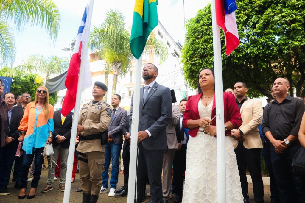 Autoridades e população candeense recebe o Fogo Simbólico do 2 de Julho – Imprensa Bahia