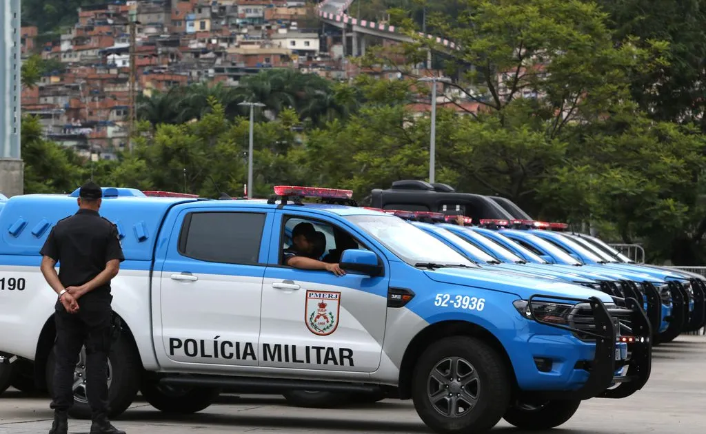 Operação policial na Maré deixa um morto e 10 feridos no RJ