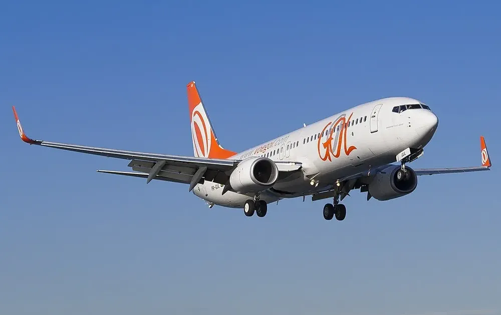 Avião da Gol retorna a Recife após incidente em motor