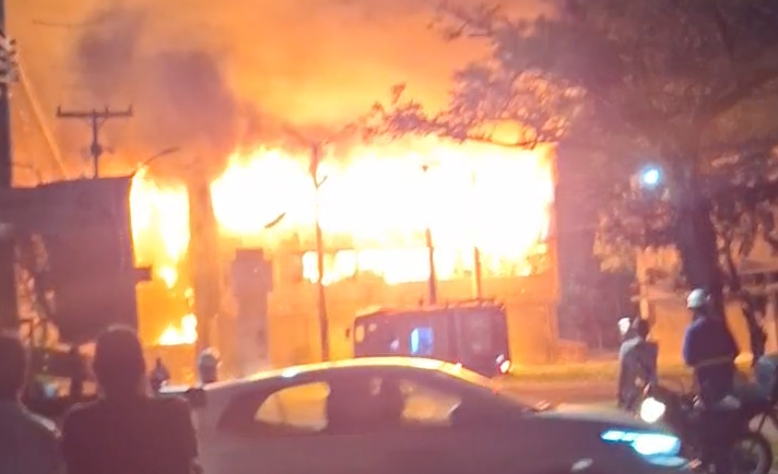 Incêndio atinge prédio de pesquisa da UFPE; veja vídeo